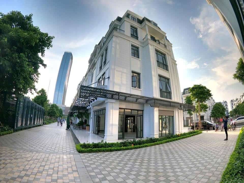 Shophouse góc xẻ khe quảng trường Vinhomes Imperia, sẵn dòng tiền đều