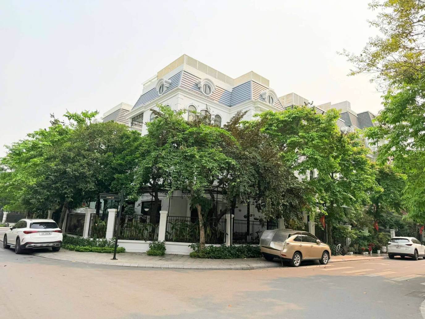 Đơn lập góc Paris full nội thất thang máy Vinhomes Imperia