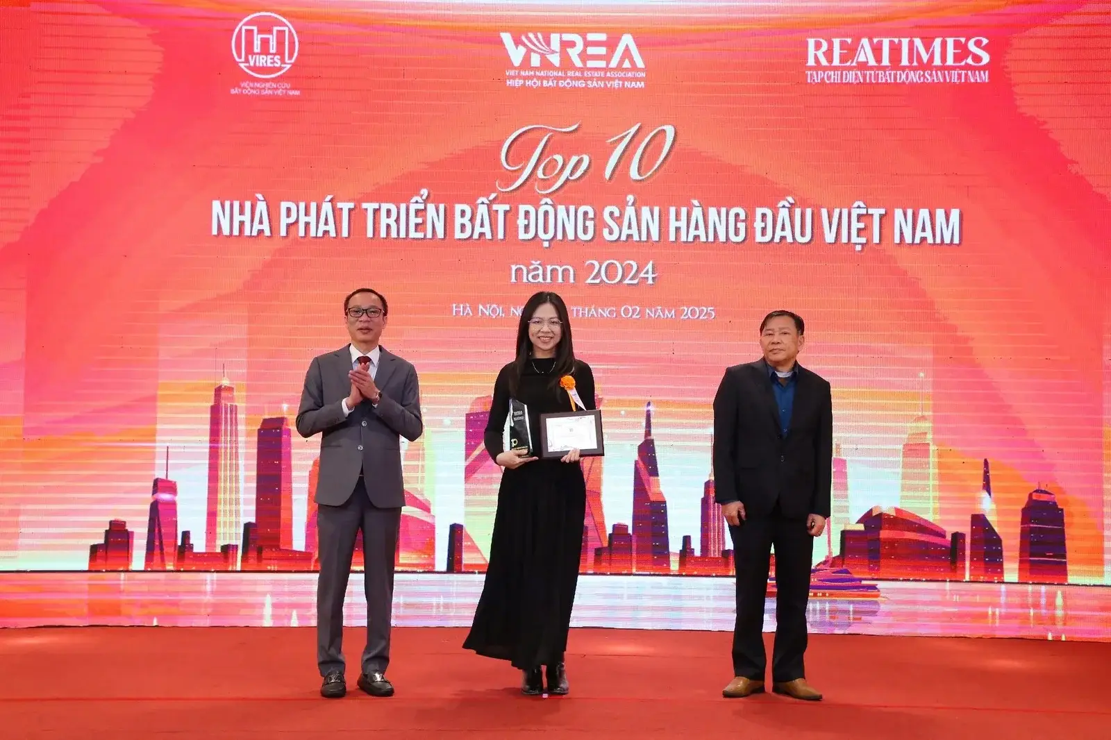 Lễ vinh danh Top 10 Nhà phát triển bất động sản hàng đầu Việt Nam năm 2024 do VNREA tổ chức