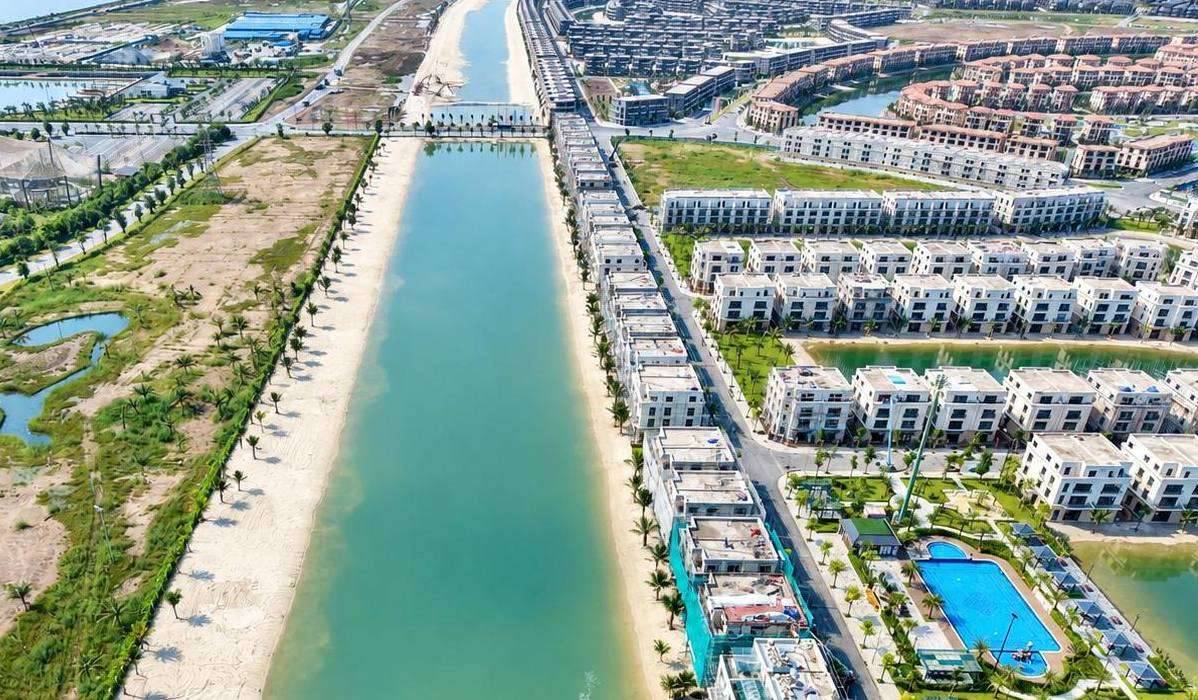 Dòng kênh ngọc bích phân khu Quý Tộc Vinhomes Vũ Yên